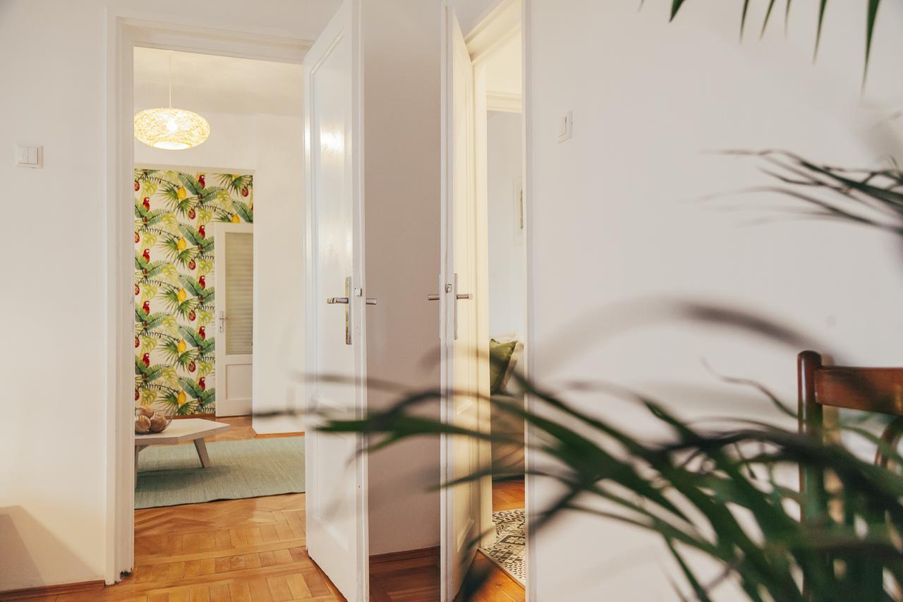 Old Town View Apartment Бухарест Екстер'єр фото